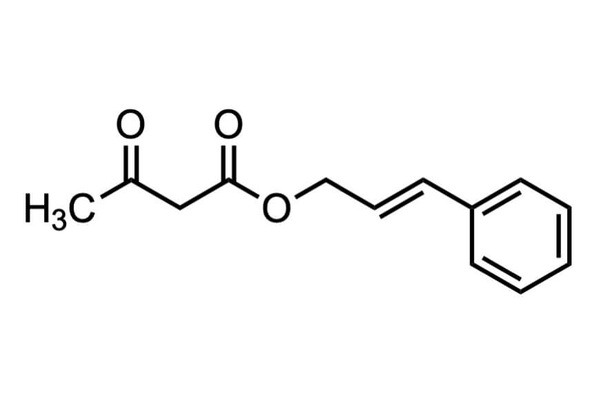 3-オキソブタン酸-3-フェニル-2-プロペニル